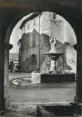 / CPSM FRANCE 84 "Saignon, la fontaine de Saignon"