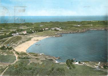 CPSM FRANCE 85 "L'Ile d'Yeu, la plage des Vieilles et le village de la Croix"