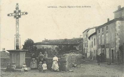 .CPA FRANCE 42 '"Lavalla, Place de l'Eglise et Croix de Mission"