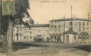 42 Loire .CPA FRANCE 42 "Jonzieux, La place"