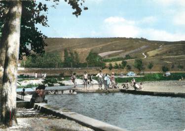 / CPSM FRANCE 89 "Chablis, la piscine"