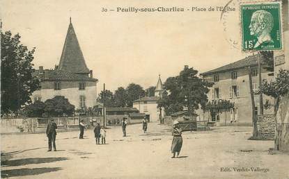 .CPA FRANCE 42 "Pouilly sous Charlieu, Place de 'l'Eglise"