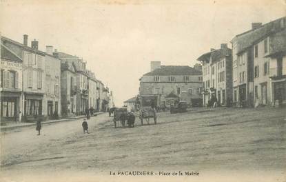 .CPA FRANCE 42 "La Pacaudière, Place de la Mairie"