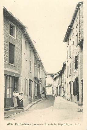 .CPA FRANCE 42 "Panissières, Rue de la République"