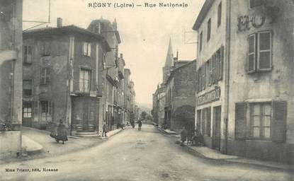 .CPA  FRANCE 42 "Régny, Rue nationale "