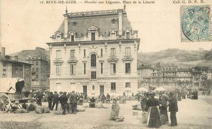 .CPA  FRANCE 42 "Rive de Gier, Marché aux légumes, Place de la Liberté"