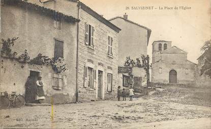 .CPA  FRANCE 42 " Salvizinet, La Place et l'Eglise"