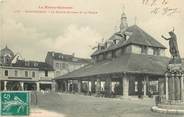 31 Haute Garonne CPA FRANCE 31 "Montréjeau, la statue Saint Jean et la Halle"