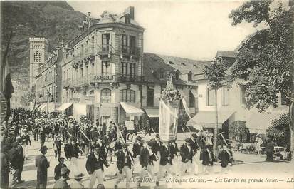 CPA FRANCE 31 "Luchon, avenue Carnot, les Gardes en grande tenue"