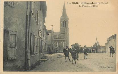 .CPA  FRANCE 42 " Saint Barthelemy Lestra, La place côté nord"