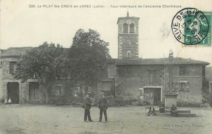 .CPA  FRANCE 42 " Sainte Croix en Jarez, Cours intérieure de l'ancienne Chartreuse"