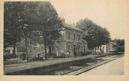 .CPA  FRANCE 42 " Saint Martin d'Estréaux, La gare"/ GARE