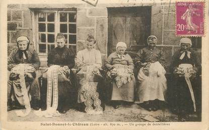 .CPA FRANCE 42 "St Bonnet le Château, Un groupe de dentellières"