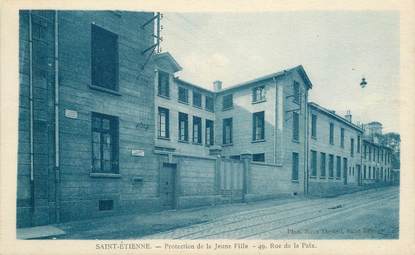 .CPA  FRANCE 42 "St Etienne, Rue de la Paix, Protection de la jeune fille"