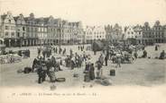 62 Pa De Calai CPA FRANCE 62 "Arras, la Grande Place, un jour de Marché"