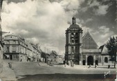 95 Val D'oise / CPA FRANCE 95 "Pontoise, la place et l'église Notre Dame"