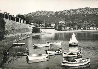 / CPSM FRANCE 83 "Agay, un coin de la baie et les roches rouges"