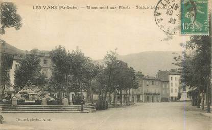 .CPA FRANCE  07 "Les Vans, Monument aux morts, statue Léopold Oller"