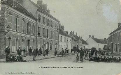 CPA FRANCE 77 "La Chapelle la Reine, avenue de Nemours" 