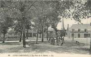 41 Loir Et Cher .CPA FRANCE 41 " Cour Cheverny, La place et la Mairie"