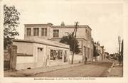 41 Loir Et Cher .CPA FRANCE 41 "La Motte Beuvron, Rue Gaugtran, les écoles"