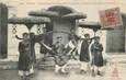 CPA VIETNAM "Tonkin, Grand Mandarin sous ses parapluies"