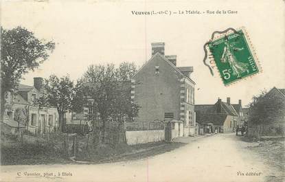 .CPA  FRANCE 41 "  Veuves, La Mairie rue de la Gare"