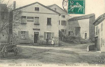 .CPA FRANCE 42 "Crozet, Un coin de la place"