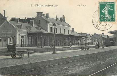 .CPA FRANCE 72 "Château du Loir, Place de l'Hôtel de ville, La  gare"