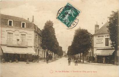 .CPA FRANCE 72 "La Flèche, Entrée en ville par la gare"