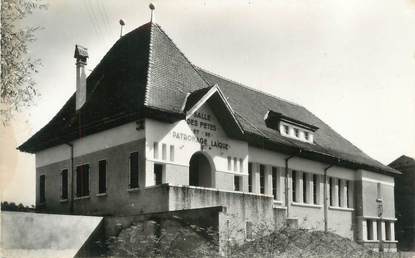 .CPSM  FRANCE 74 "Loisin, La salle des fêtes"