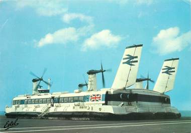    CPSM BATEAU / PAQUEBOT  "Aéroglisseur britannique Hovercraft"