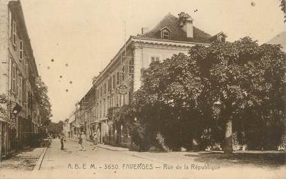 .CPA  FRANCE 74 "Faverges, Rue de la République"