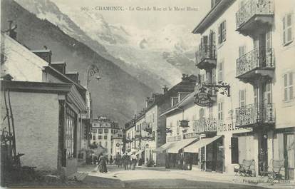 .CPA FRANCE 74 "Chamonix, Grandue rue et le Mont Blanc"