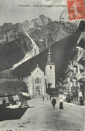 .CPA FRANCE 74 "Chamonix, Rue de l'église et le Brévent  "