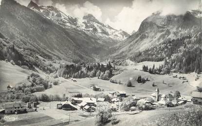 .CPSM  FRANCE 74 " Le  Reposoir, Vue sur le Carmel et Pointe Percée"