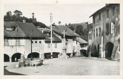 .CPSM  FRANCE 74 " Alby sur Chéran, Place du Trophée"