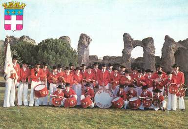   CPSM FRANCE 83    " Fréjus, fanfare Le Forum"