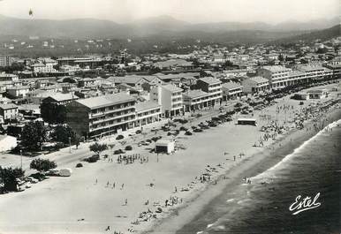   CPSM FRANCE 83    " Fréjus, la plage vers Saint Raphael"