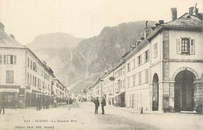 .CPA  FRANCE 74 "  Cluses, La Grande Rue"