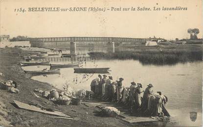 .CPA FRANCE 69 " Belleville sur Saône, Pont sur la Saône, les lavandières"/ LAVEUSE
