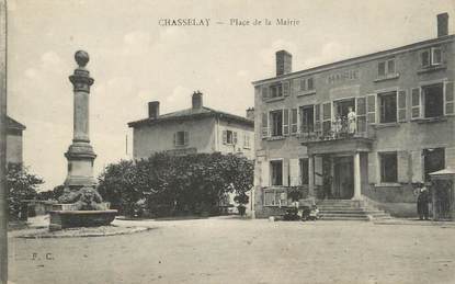 .CPA  FRANCE 69 " Chasselay, Place de la Mairie"
