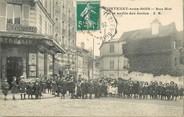 94 Val De Marne CPA FRANCE 94 "Fontenay sous Bois, Rue Mot et la sortie des Ecoles"