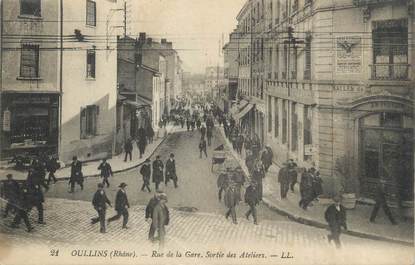 .CPA FRANCE 69 " Oullins,  Rue de la gare, sortie des ateliers"