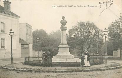 CPA FRANCE 94 "Bry sur Marne, Statue de Daguerre"