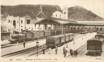 CPA ALGERIE "Oran, intérieur de la gare" / TRAIN