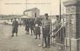 .CPA  FRANCE 69 "Camp de Sathonay, Entrée et poste de Police" / TIRAILLEURS - ZOUAVES