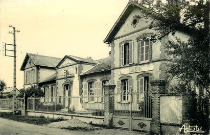 CPA FRANCE 89 "Malicorne, la Mairie et Ecoles"