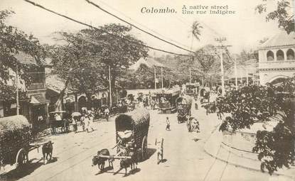 CPA   SRI LANKA  " Colombo, une rue indigène"