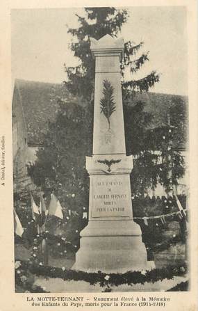.CPA  FRANCE 21 "La Motte Ternant, Monument aux morts"